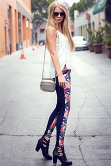 Lady's Monterey Jegging with Flower Prints in the Front and Rhinestones Pocket Accents