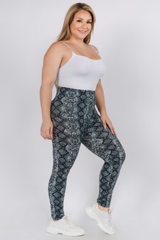 Women's Snakeskin Print Peach Skin Leggings - PLUS SIZE style 2