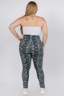 Women's Snakeskin Print Peach Skin Leggings - PLUS SIZE style 3