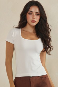 Seamless Scoop Neck Short Sleeve Top