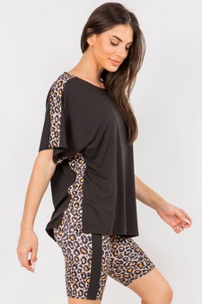 Women's Contrasting Leopard Printed Loungewear Top style 2