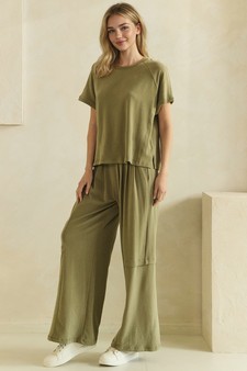 Relaxed Soft Stretch Top and Wide-Leg Pant Set style 3