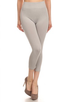 Lady's Solid Color Seamless Capri Legging style 2