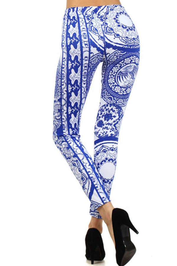Yelete Lips and Lace Women's Printed Liquid Leggings design by